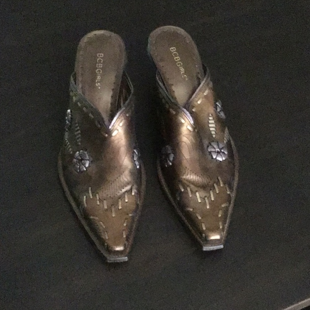 Size10 BCBG Gold decorative mules